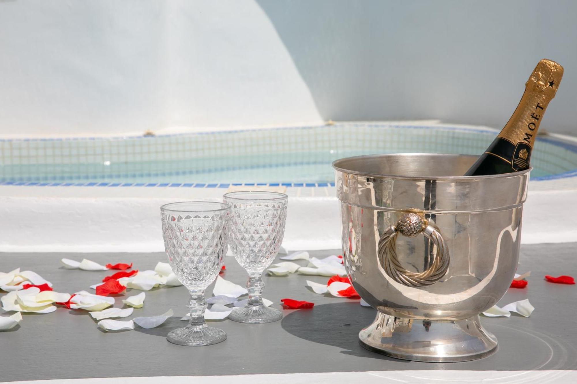 Vogue Suites Oia  Exterior foto